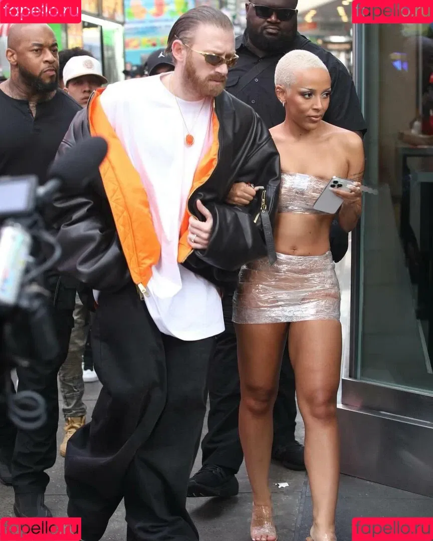 Doja Cat / DojaCat Onlyfans Photo Gallery 