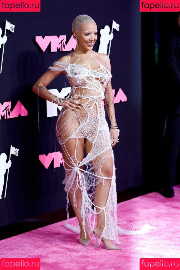 Doja Cat / DojaCat Onlyfans Photo Gallery 
