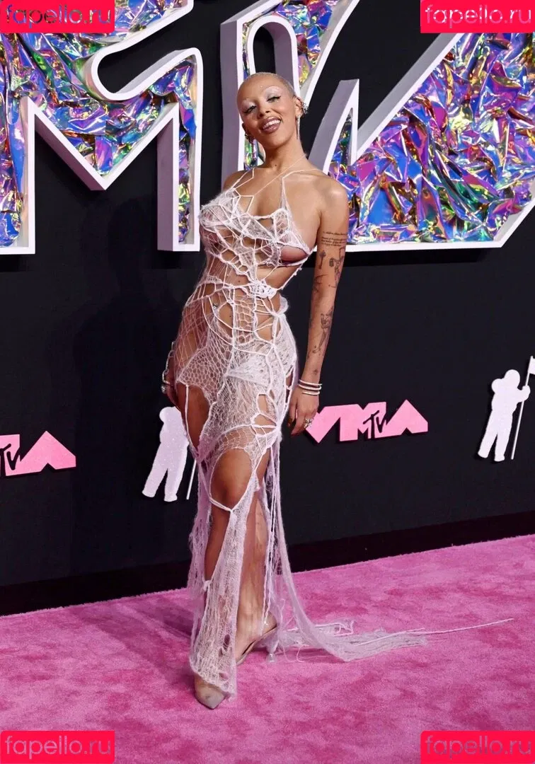 Doja Cat / DojaCat Onlyfans Photo Gallery 