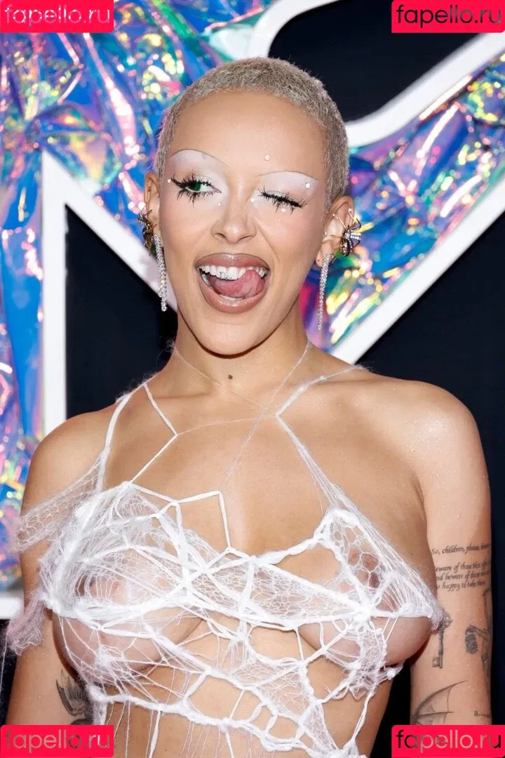 Doja Cat / DojaCat Onlyfans Photo Gallery 