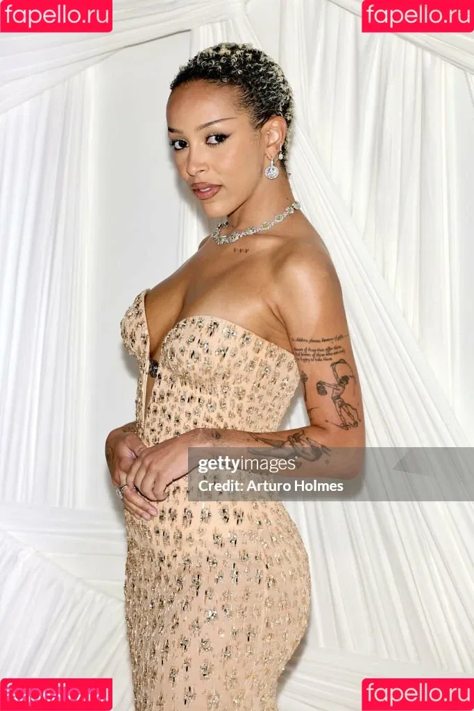 Doja Cat / DojaCat Onlyfans Photo Gallery 