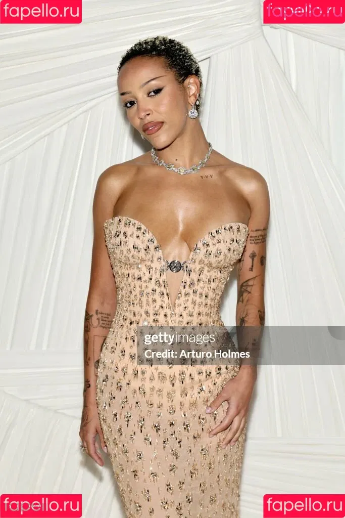 Doja Cat / DojaCat Onlyfans Photo Gallery 