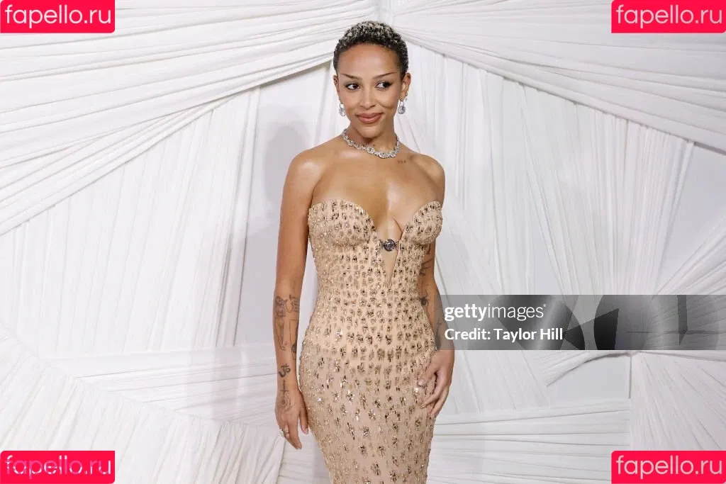 Doja Cat / DojaCat Onlyfans Photo Gallery 