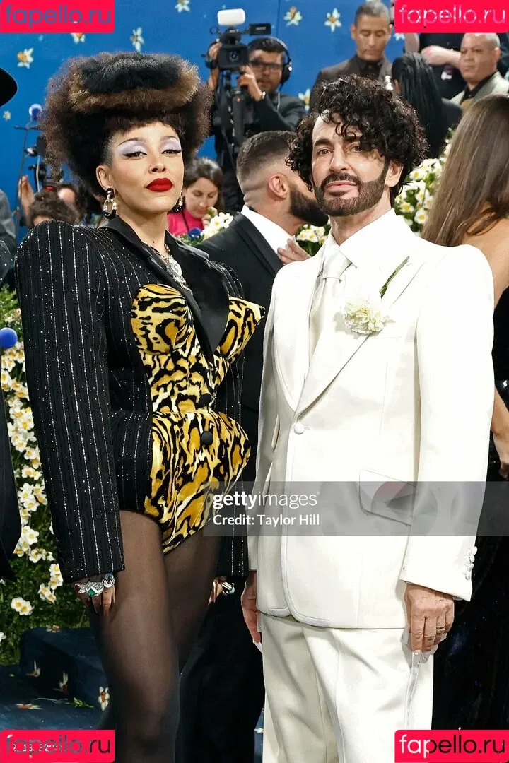 Doja Cat / DojaCat Onlyfans Photo Gallery 