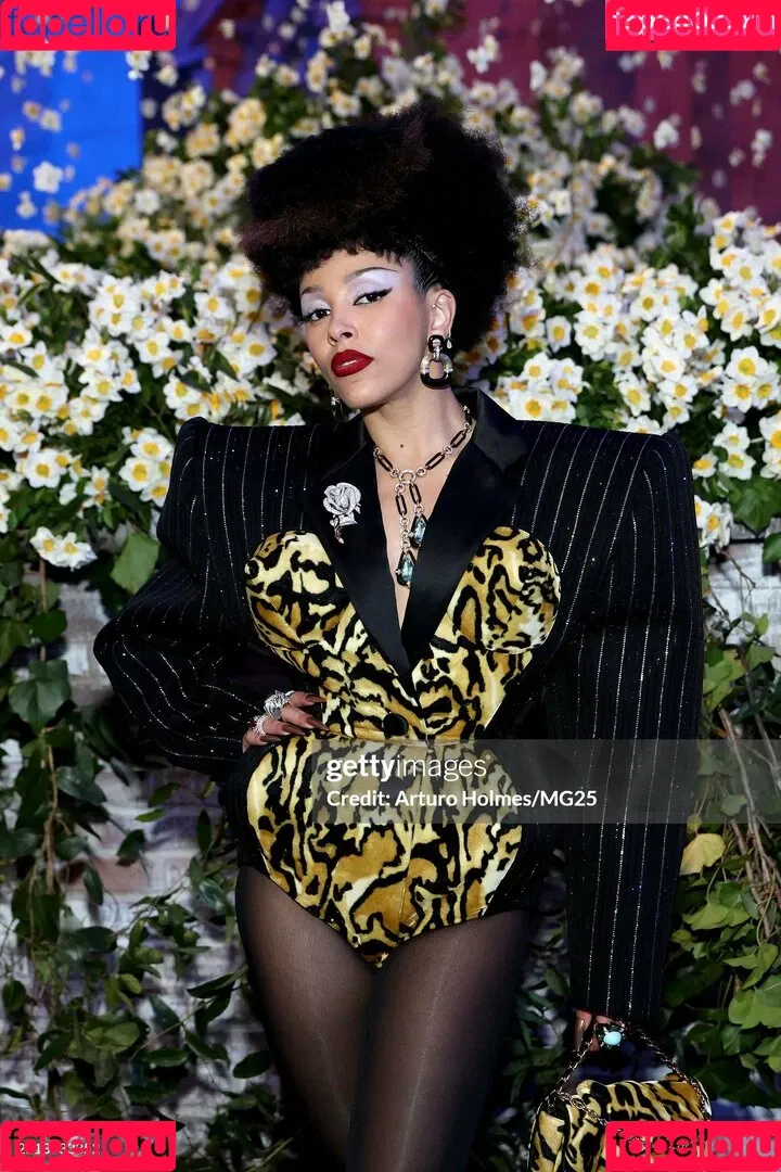 Doja Cat / DojaCat Onlyfans Photo Gallery 