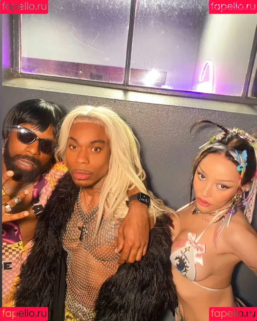 Doja Cat / DojaCat Onlyfans Photo Gallery 