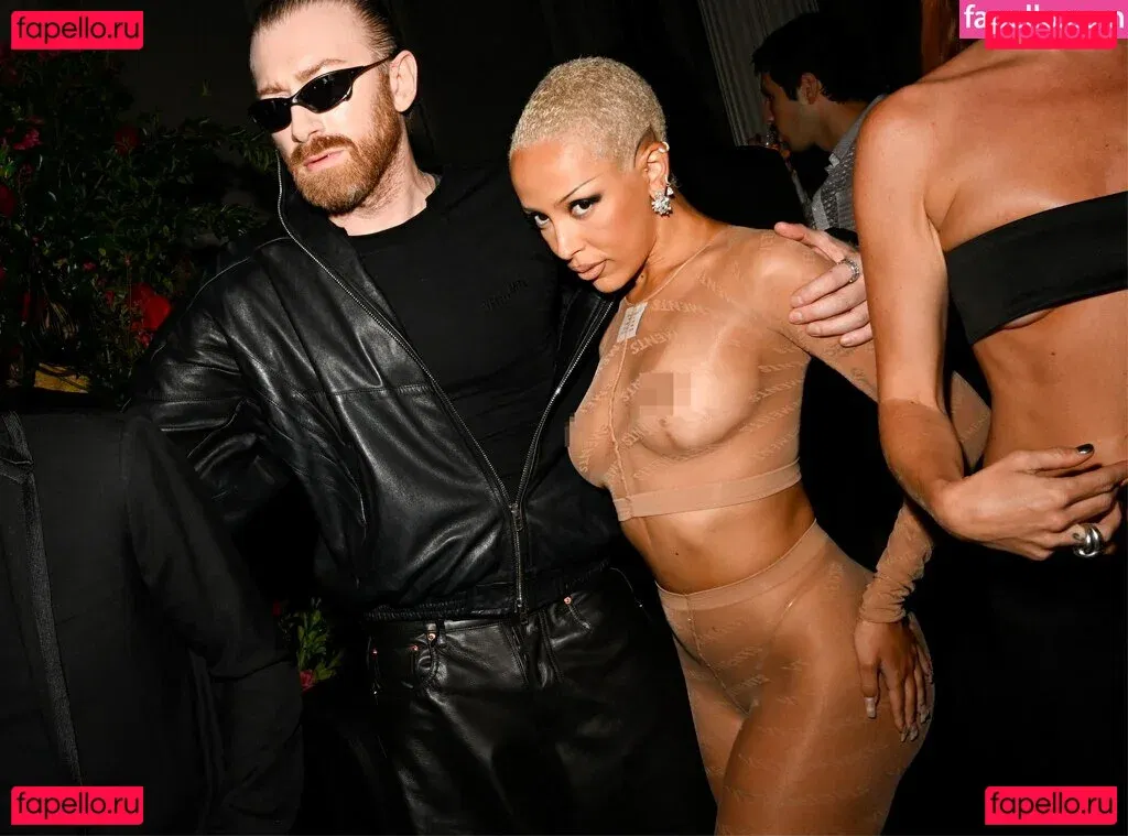 Doja Cat / DojaCat Onlyfans Photo Gallery 