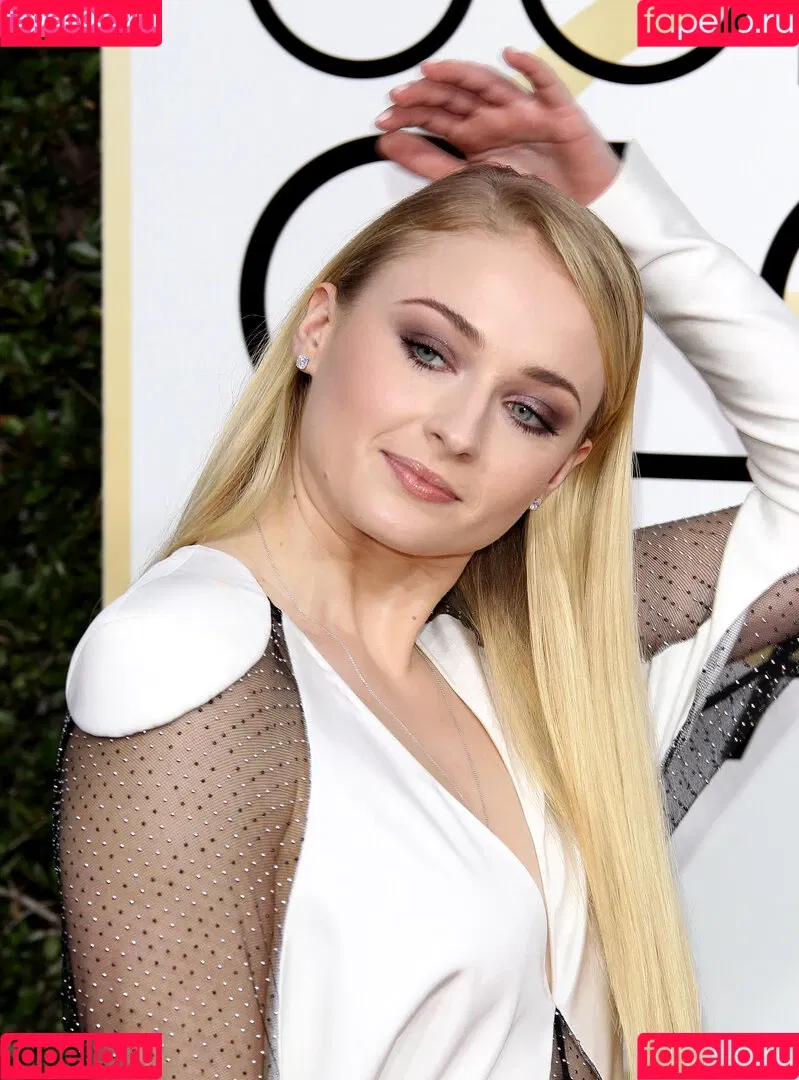 Sophie Turner / sexysophieturner / sophiet Onlyfans Photo Gallery 