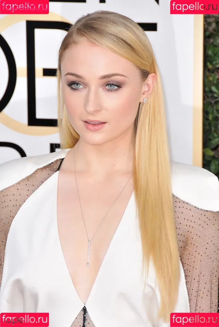 Sophie Turner / sexysophieturner / sophiet Onlyfans Photo Gallery 