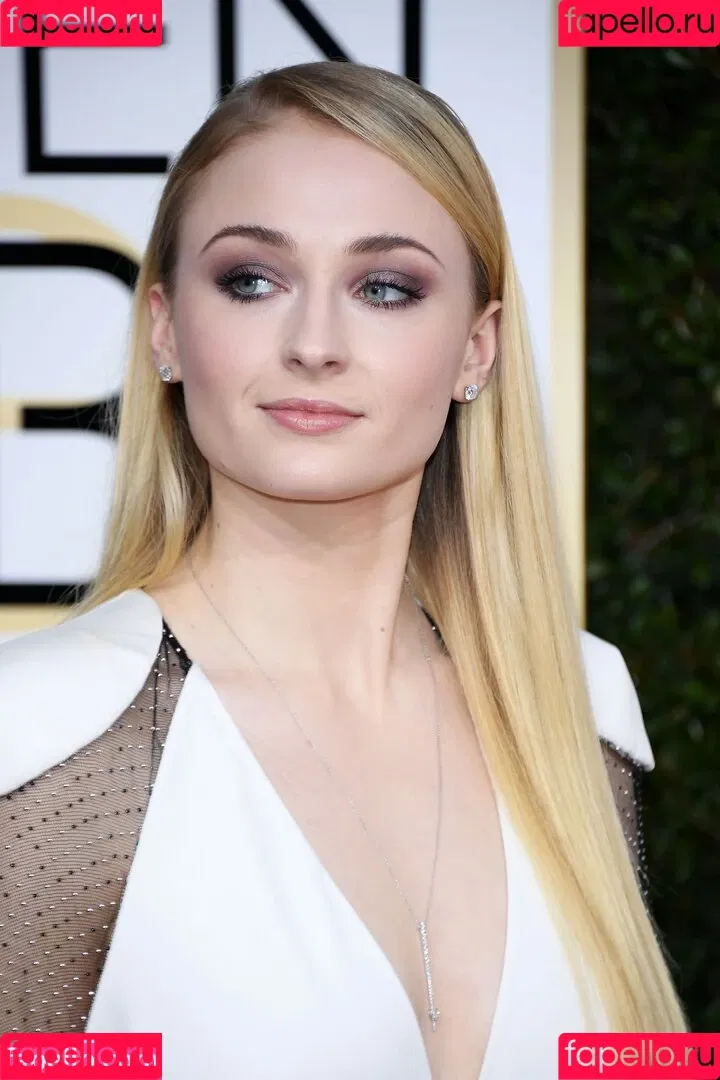 Sophie Turner / sexysophieturner / sophiet Onlyfans Photo Gallery 