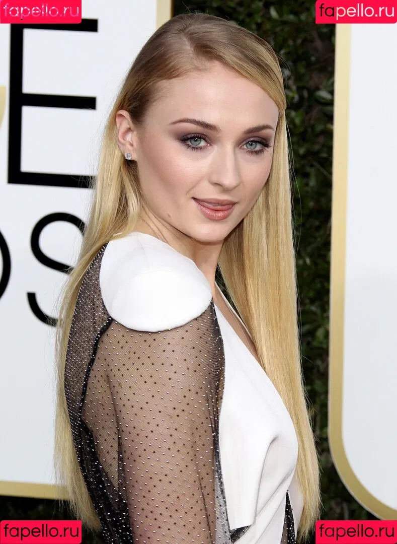 Sophie Turner / sexysophieturner / sophiet Onlyfans Photo Gallery 