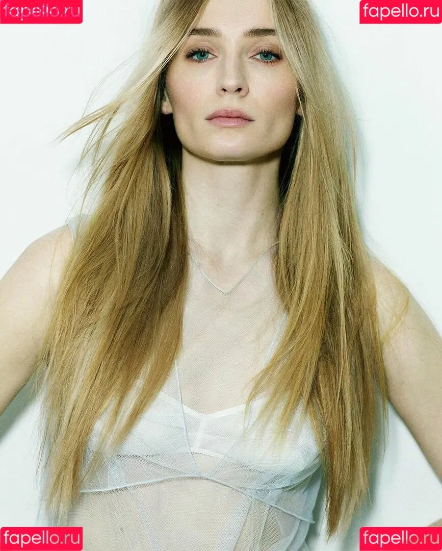 Sophie Turner / sexysophieturner / sophiet Onlyfans Photo Gallery 