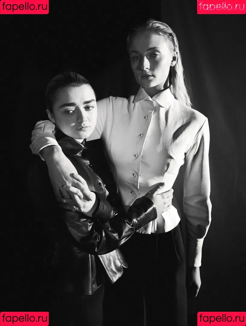 Sophie Turner / sexysophieturner / sophiet Onlyfans Photo Gallery 