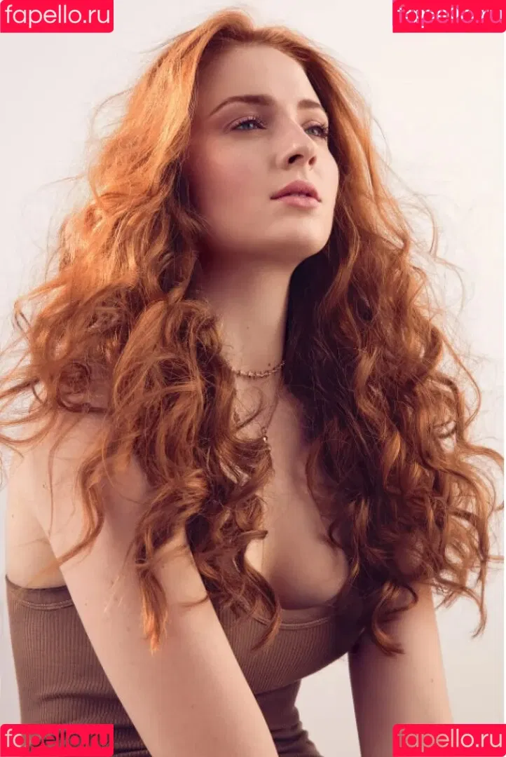 Sophie Turner / sexysophieturner / sophiet Onlyfans Photo Gallery 