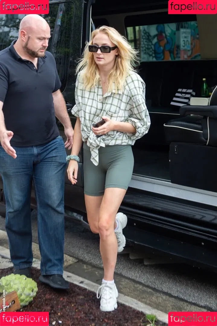 Sophie Turner / sexysophieturner / sophiet Onlyfans Photo Gallery 