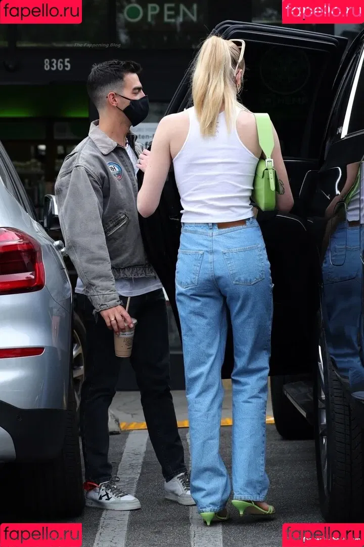 Sophie Turner / sexysophieturner / sophiet Onlyfans Photo Gallery 