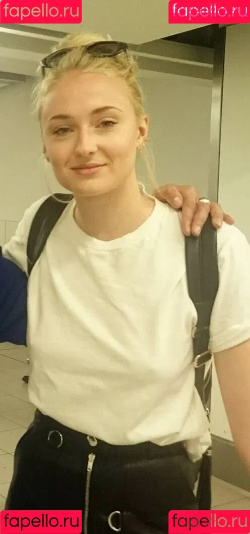 Sophie Turner / sexysophieturner / sophiet Onlyfans Photo Gallery 