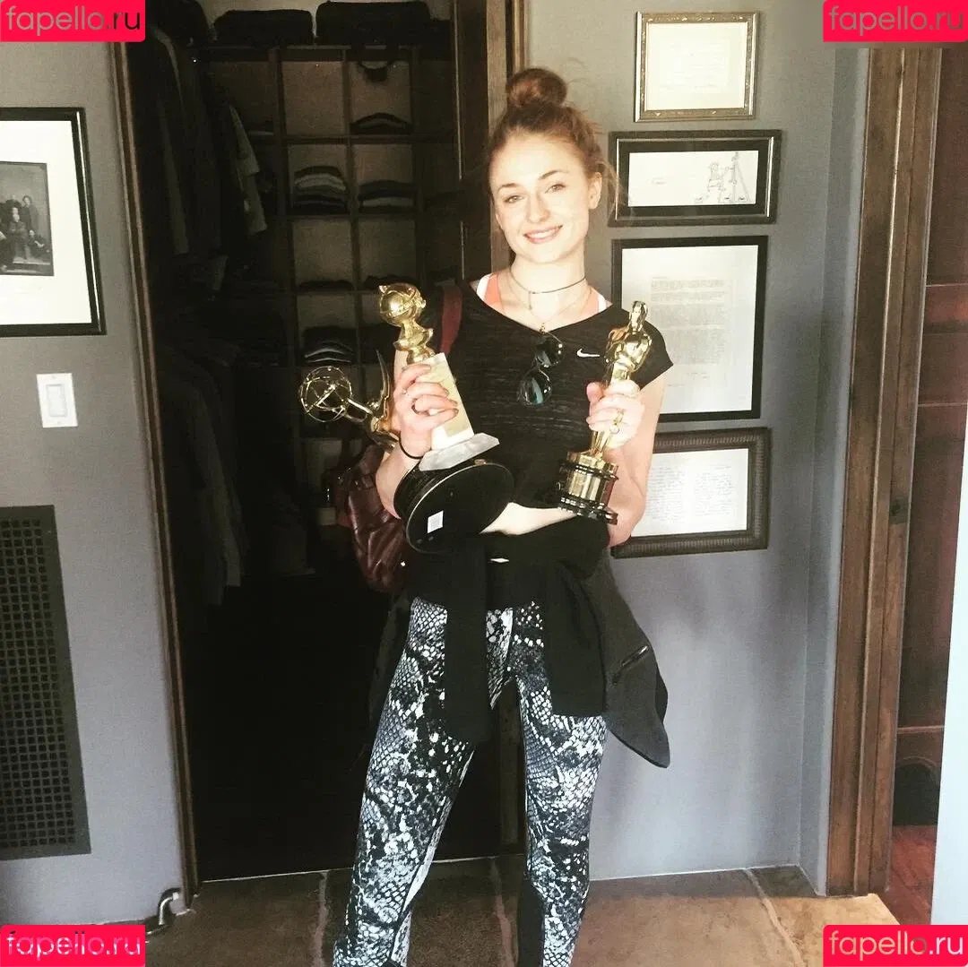 Sophie Turner / sexysophieturner / sophiet Onlyfans Photo Gallery 