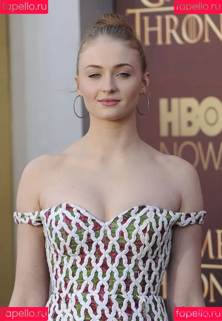 Sophie Turner / sexysophieturner / sophiet Onlyfans Photo Gallery 