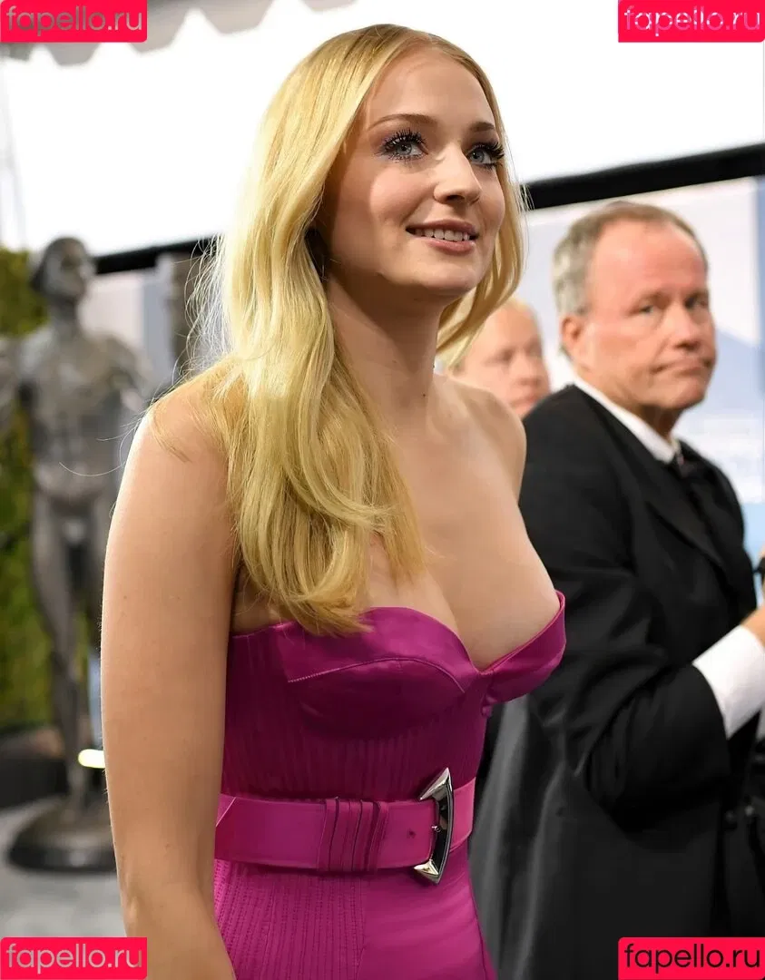 Sophie Turner / sexysophieturner / sophiet Onlyfans Photo Gallery 