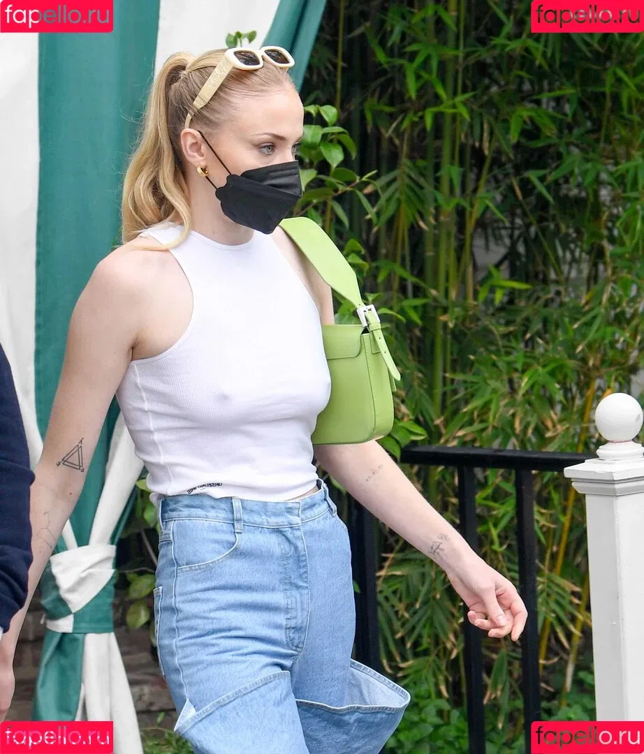 Sophie Turner / sexysophieturner / sophiet Onlyfans Photo Gallery 