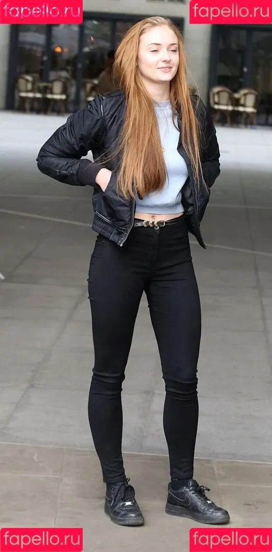 Sophie Turner / sexysophieturner / sophiet Onlyfans Photo Gallery 