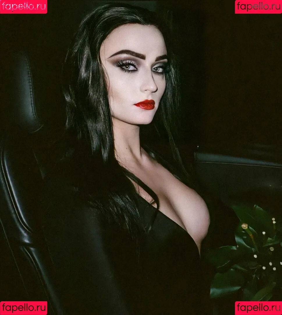 Sophie Turner / sexysophieturner / sophiet Onlyfans Photo Gallery 