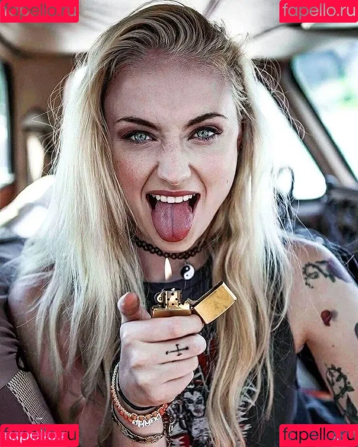 Sophie Turner / sexysophieturner / sophiet Onlyfans Photo Gallery 