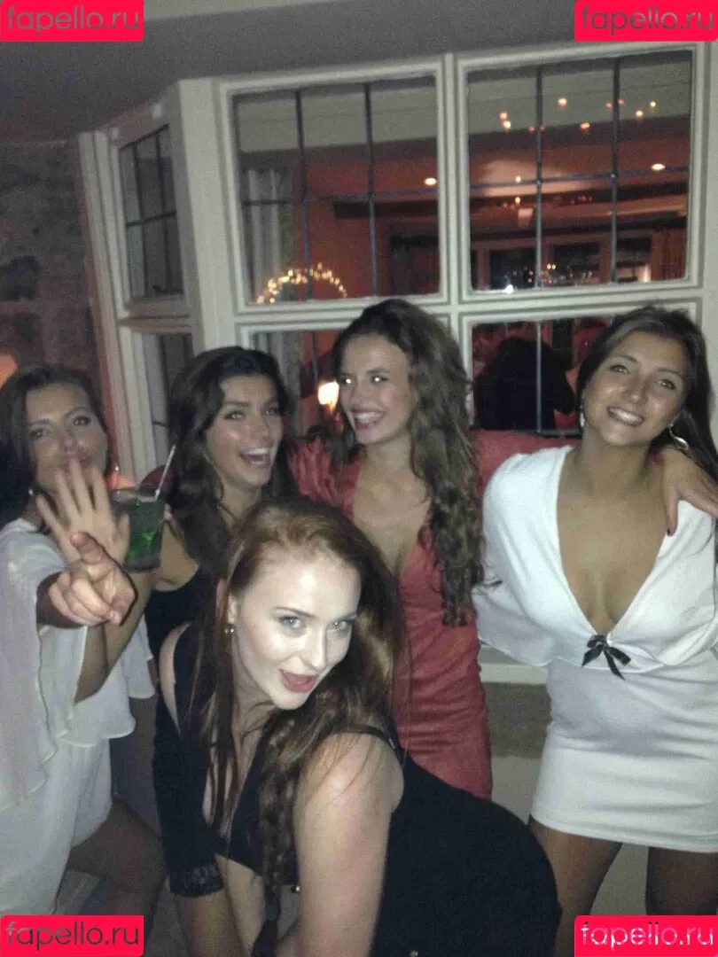 Sophie Turner / sexysophieturner / sophiet Onlyfans Photo Gallery 