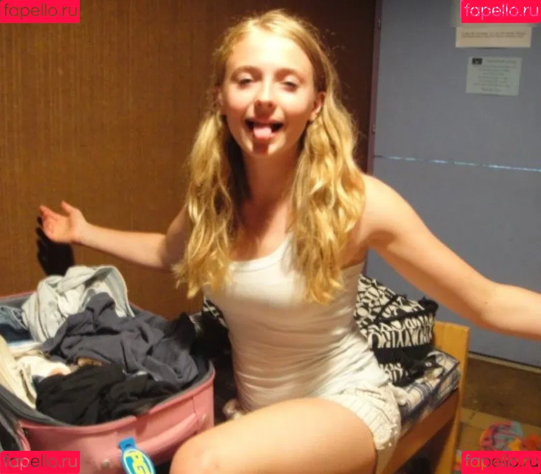 Sophie Turner / sexysophieturner / sophiet Onlyfans Photo Gallery 