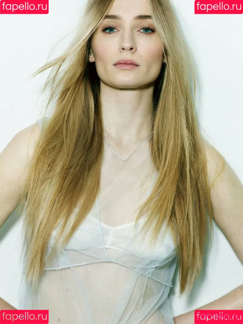 Sophie Turner / sexysophieturner / sophiet Onlyfans Photo Gallery 