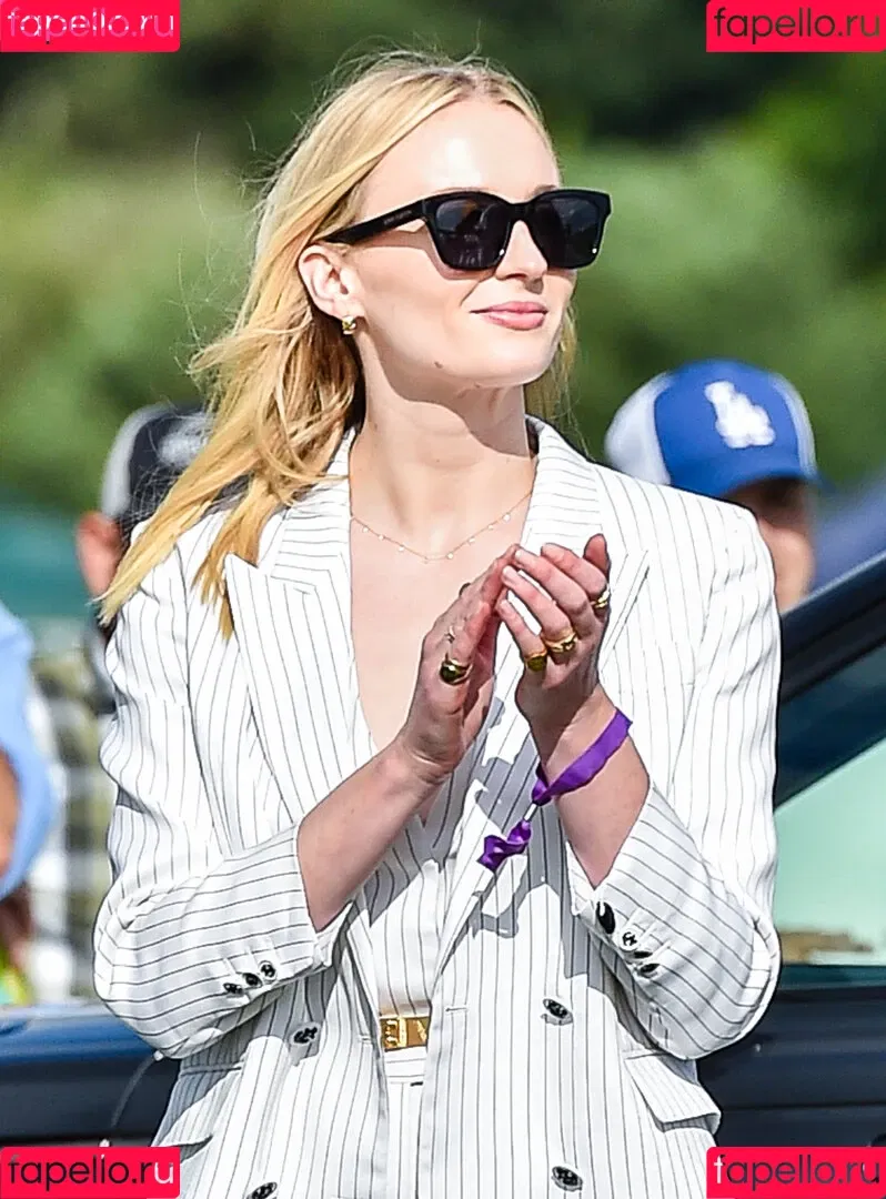 Sophie Turner / sexysophieturner / sophiet Onlyfans Photo Gallery 