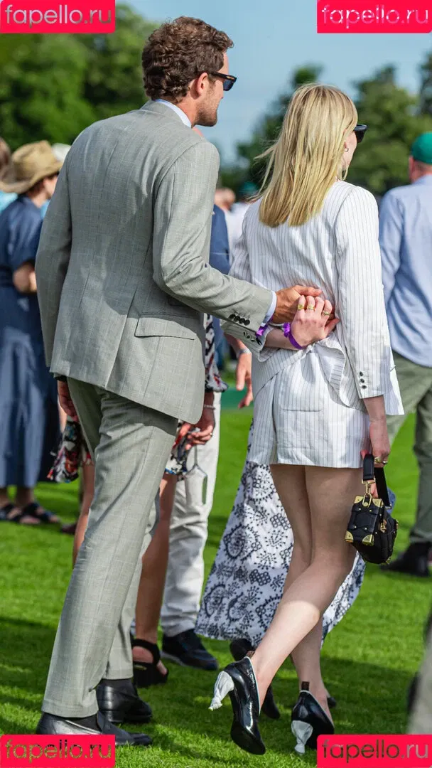 Sophie Turner / sexysophieturner / sophiet Onlyfans Photo Gallery 