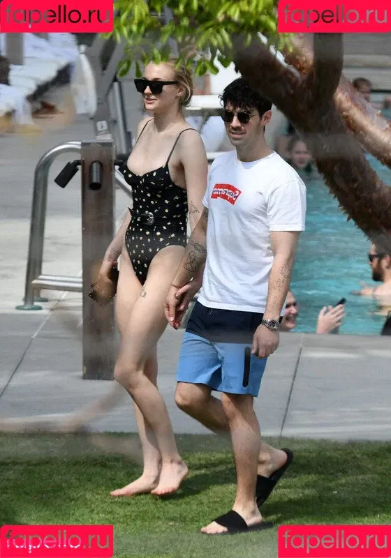 Sophie Turner / sexysophieturner / sophiet Onlyfans Photo Gallery 