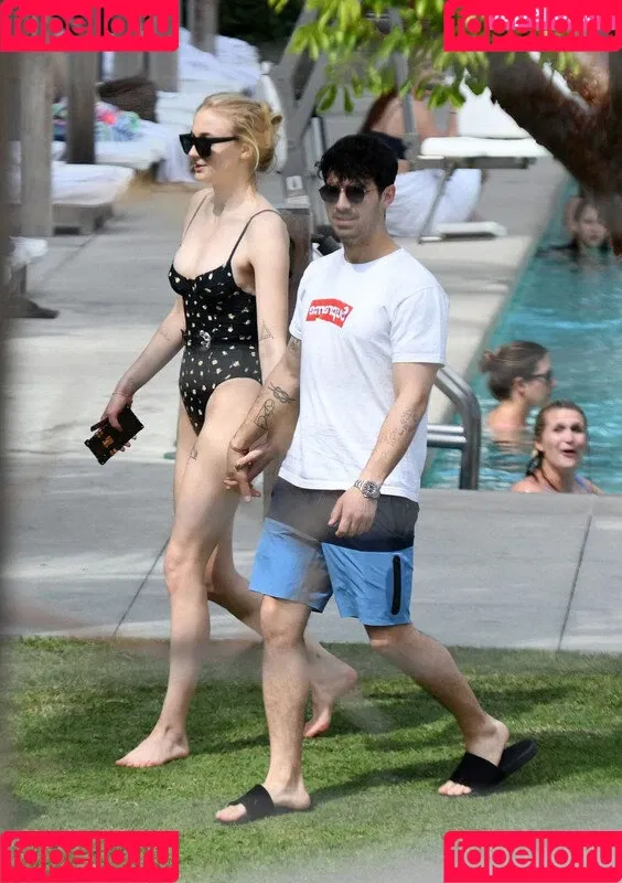 Sophie Turner / sexysophieturner / sophiet Onlyfans Photo Gallery 