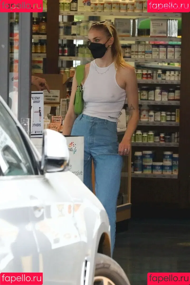 Sophie Turner / sexysophieturner / sophiet Onlyfans Photo Gallery 