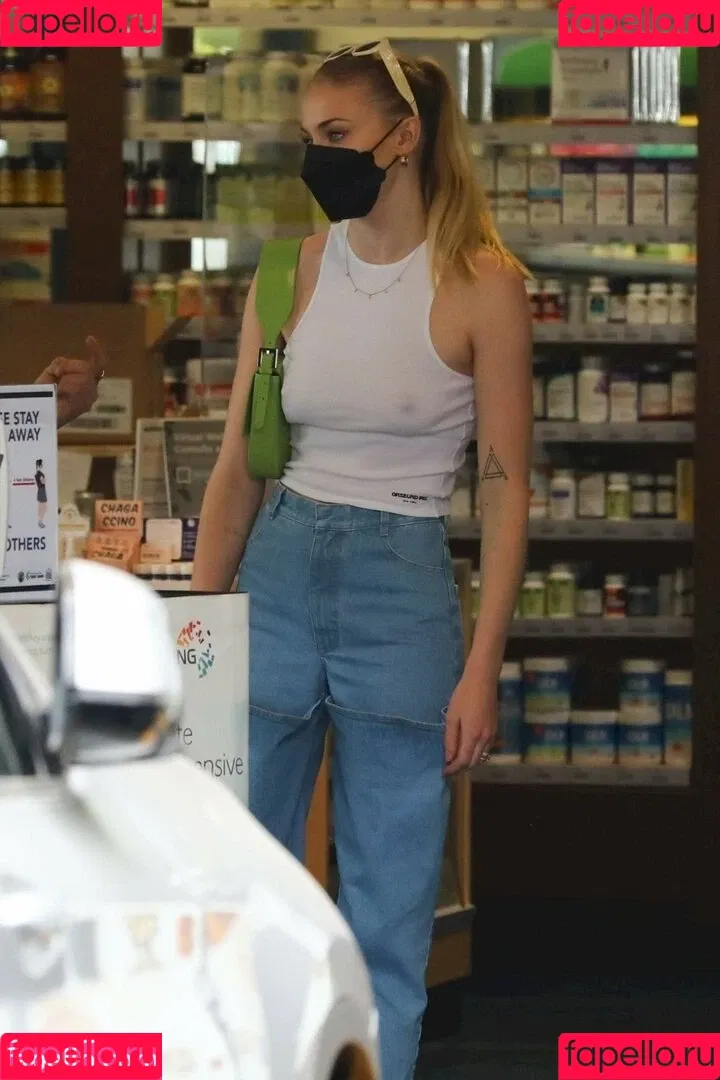 Sophie Turner / sexysophieturner / sophiet Onlyfans Photo Gallery 