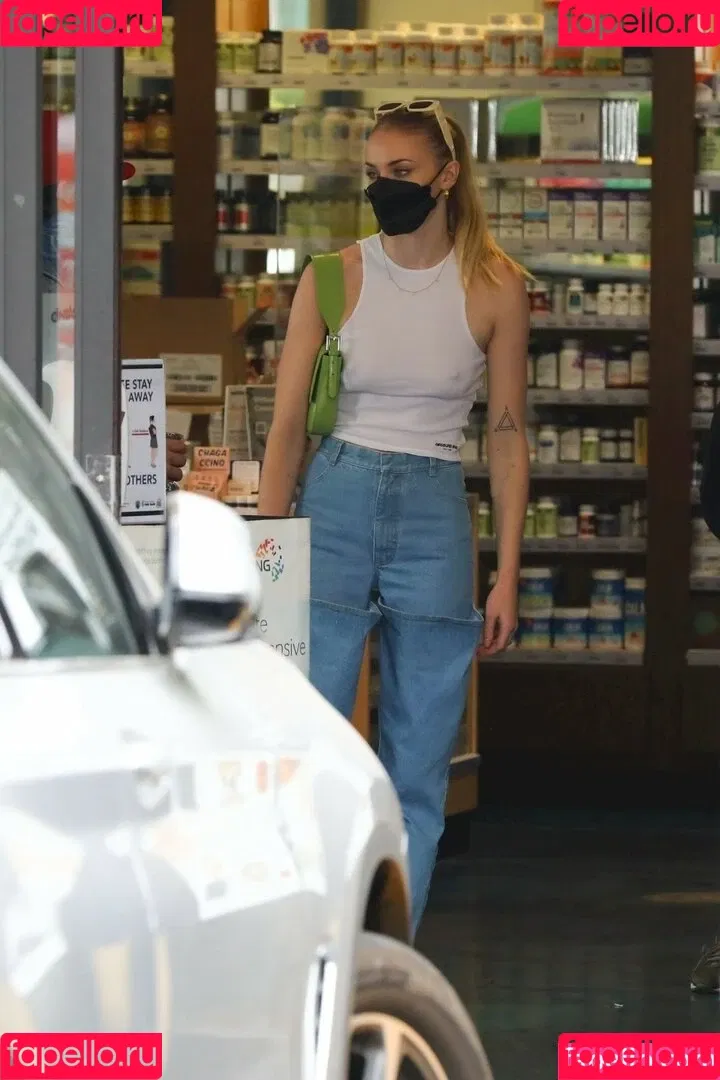 Sophie Turner / sexysophieturner / sophiet Onlyfans Photo Gallery 