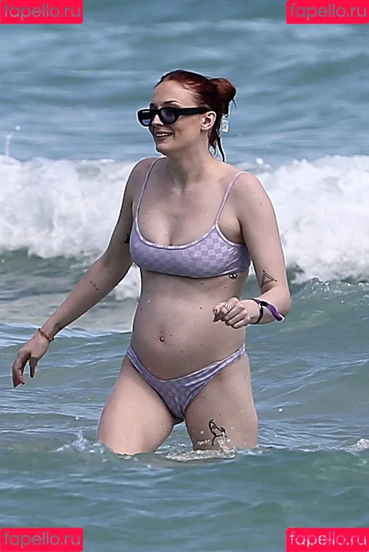 Sophie Turner / sexysophieturner / sophiet Onlyfans Photo Gallery 