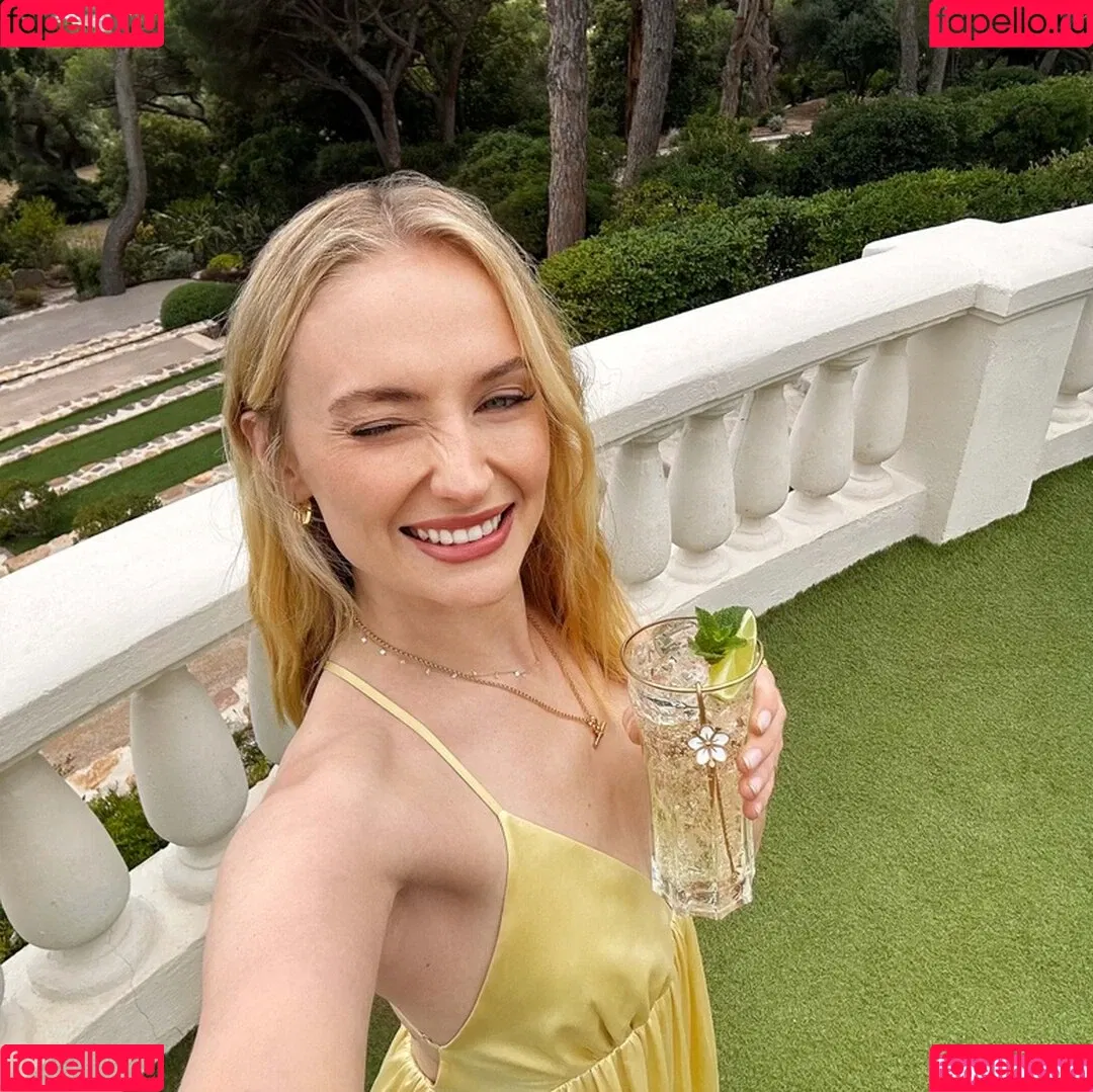 Sophie Turner / sexysophieturner / sophiet Onlyfans Photo Gallery 