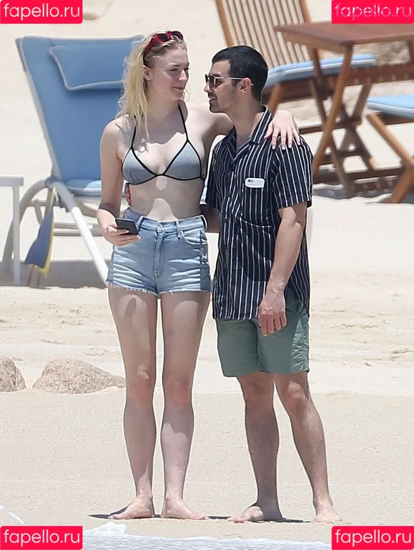 Sophie Turner / sexysophieturner / sophiet Onlyfans Photo Gallery 