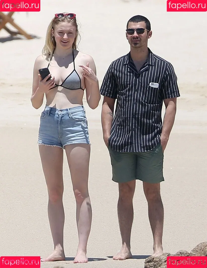 Sophie Turner / sexysophieturner / sophiet Onlyfans Photo Gallery 