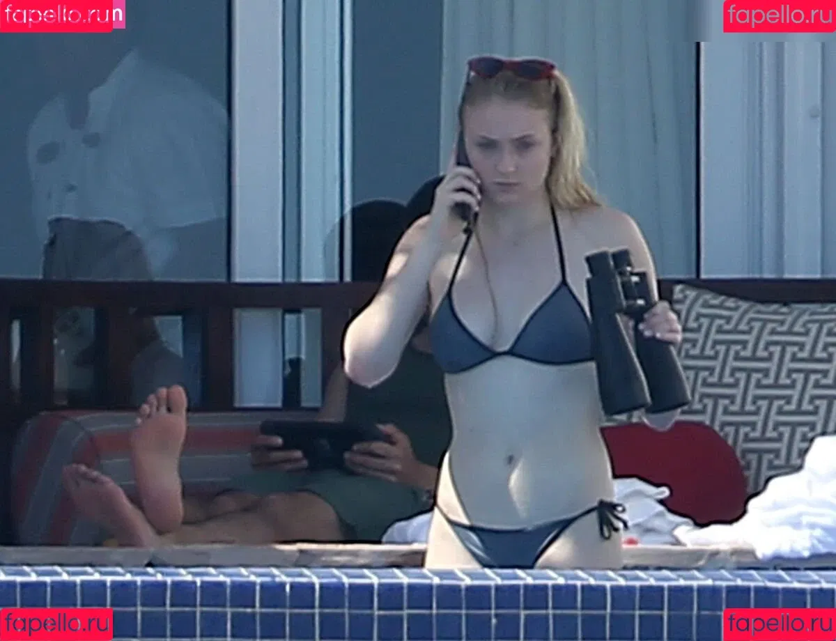 Sophie Turner / sexysophieturner / sophiet Onlyfans Photo Gallery 