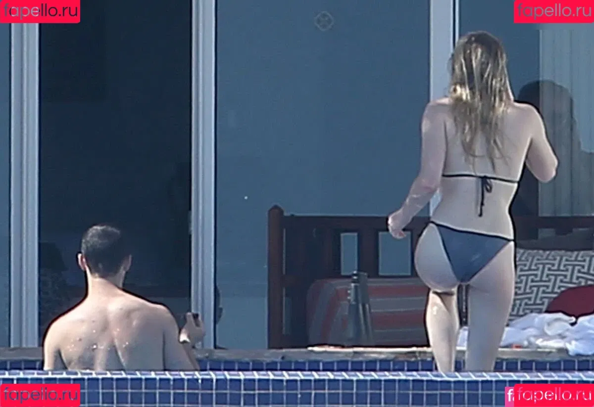 Sophie Turner / sexysophieturner / sophiet Onlyfans Photo Gallery 