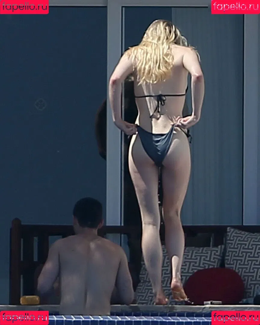 Sophie Turner / sexysophieturner / sophiet Onlyfans Photo Gallery 