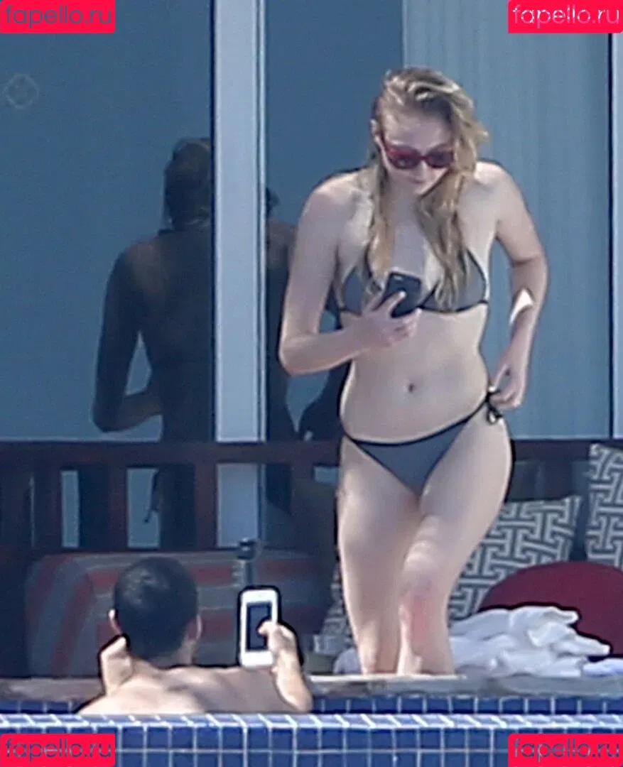 Sophie Turner / sexysophieturner / sophiet Onlyfans Photo Gallery 