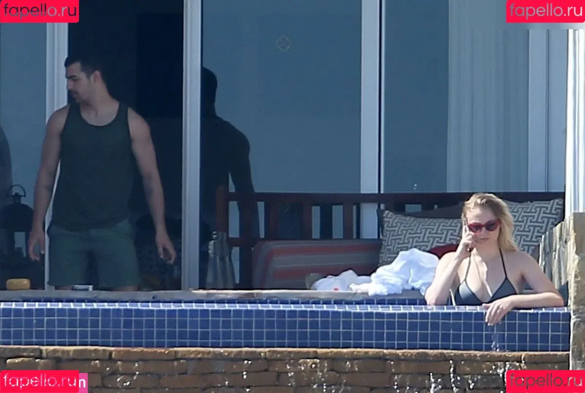 Sophie Turner / sexysophieturner / sophiet Onlyfans Photo Gallery 