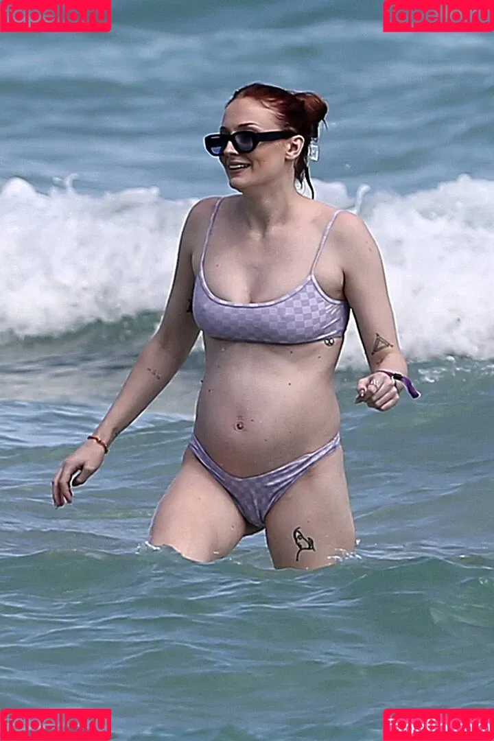 Sophie Turner / sexysophieturner / sophiet Onlyfans Photo Gallery 