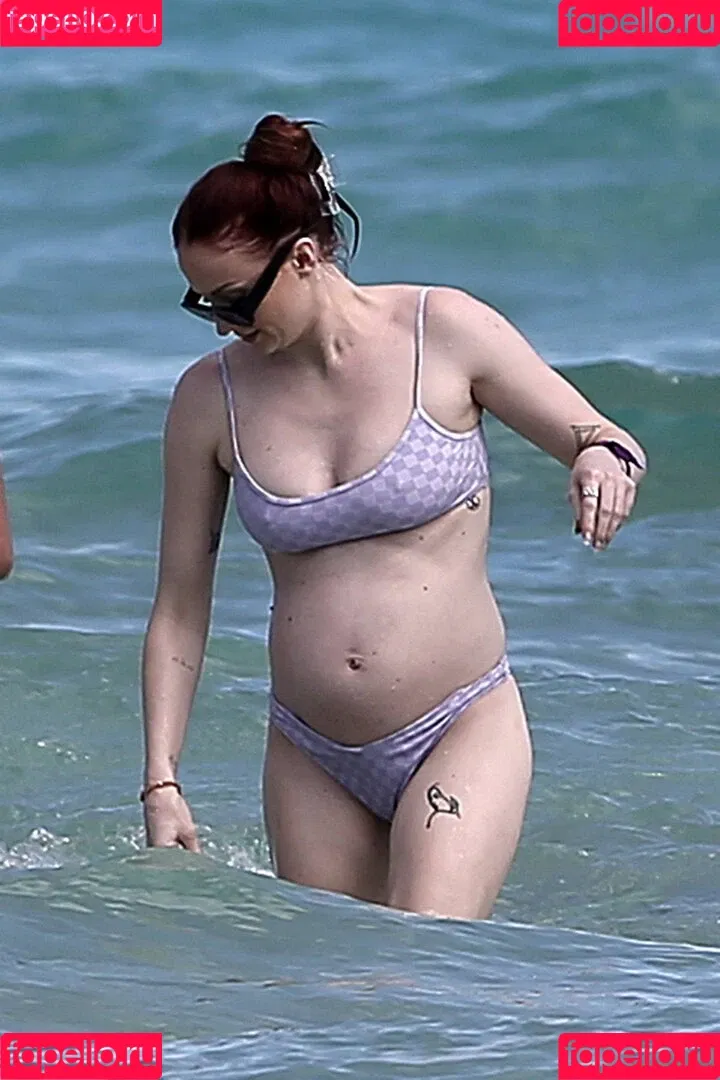 Sophie Turner / sexysophieturner / sophiet Onlyfans Photo Gallery 