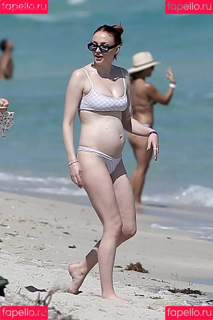 Sophie Turner / sexysophieturner / sophiet Onlyfans Photo Gallery 